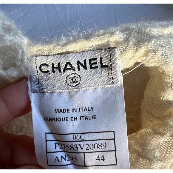 2006 Chanel Knit Cashmere Lace Cream Tank Top - Picture 6 of 15